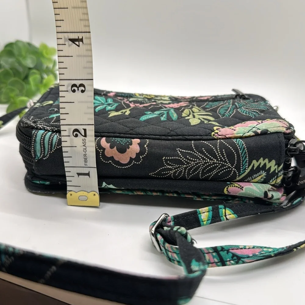 Vera Bradley all in one Floral Crossbody Bag/wallet-RFID